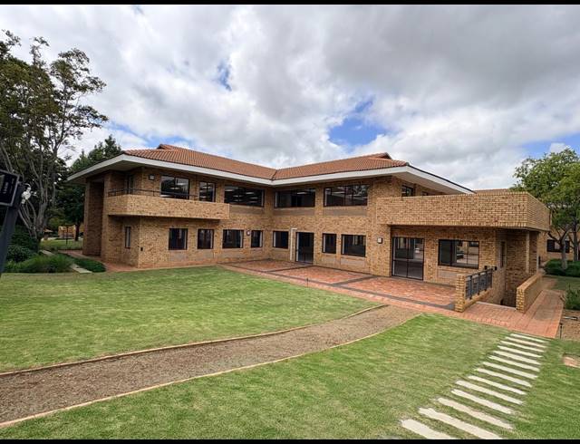 730M² OFFICE TO LET IN VORNA VALLEY